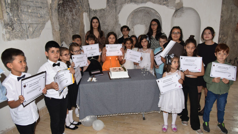 Küçük piyanistlerden kilisede konser